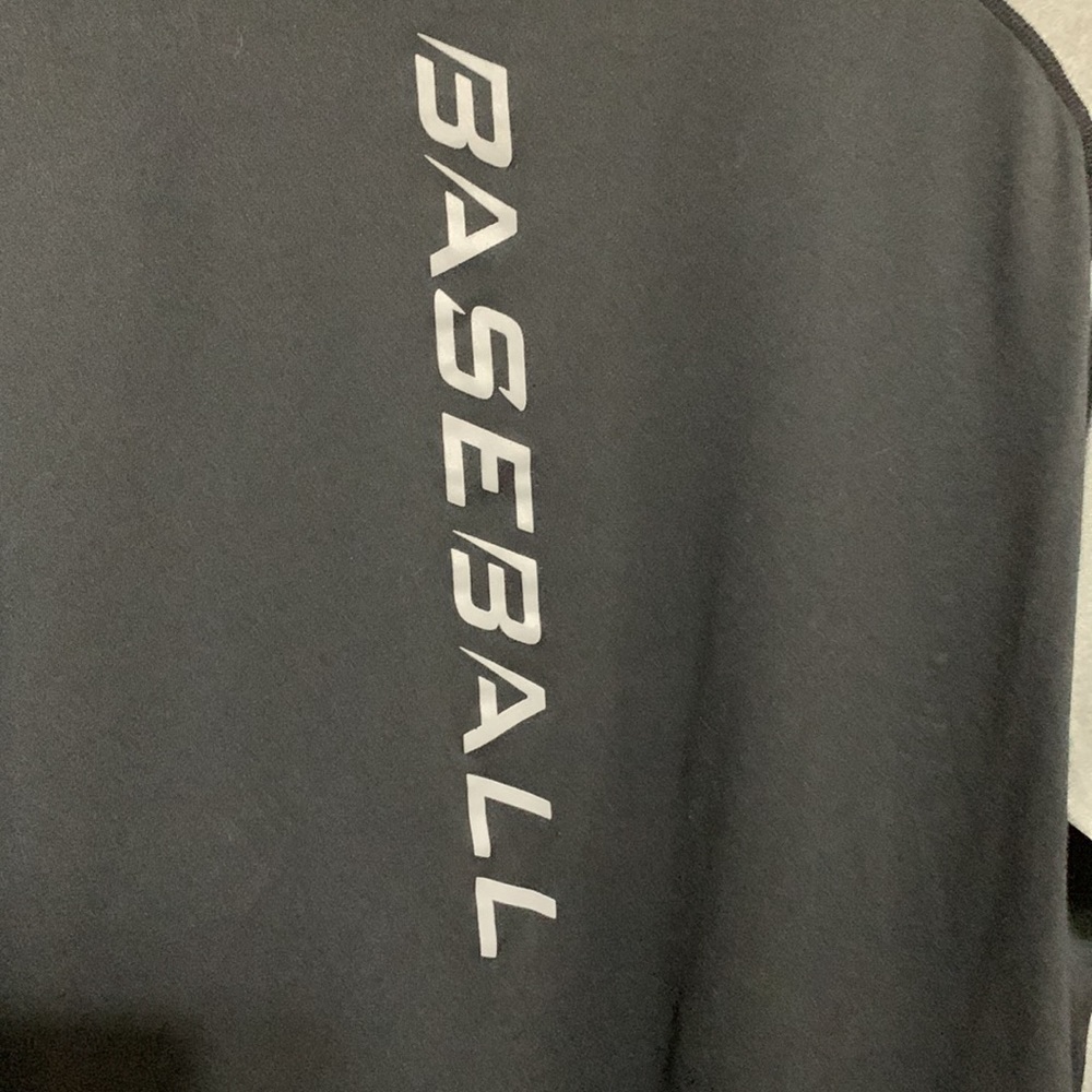 🎉HP🎊Under Armour Shirt - Picture 3 of 6